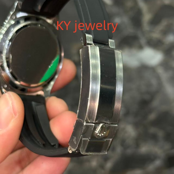 VVS Lab D color Rolex M126539-0002
